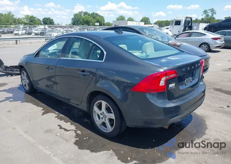 2012 Volvo S60 T5 z USA, uszkodzony, nr VIN YV1622FS9C2045613